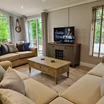 Chalet High Oaks Grange - Contemporary Pickering