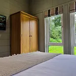 High Oaks Grange - Contemporary Pickering