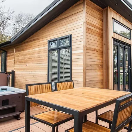 High Oaks Grange - Contemporary 샬레
