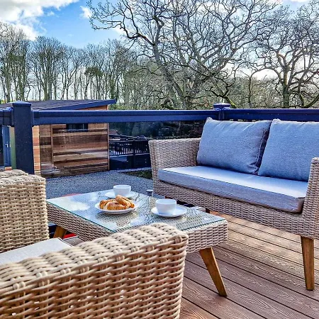 High Oaks Grange - Contemporary *