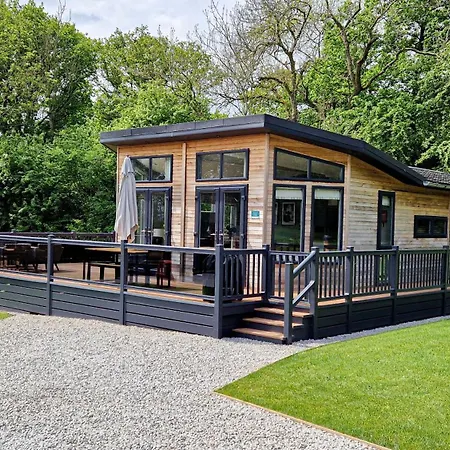 High Oaks Grange - Contemporary