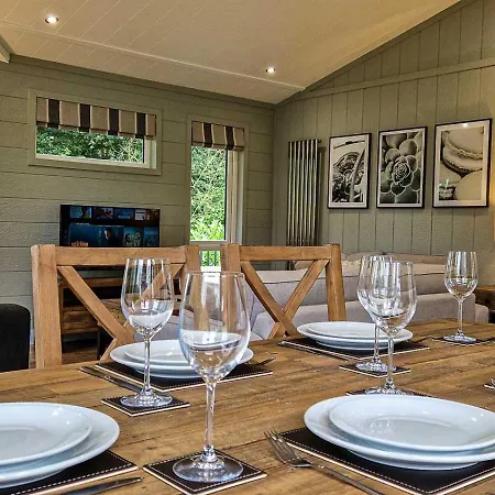 High Oaks Grange - Contemporary *