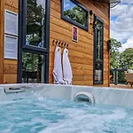 Chalet High Oaks Grange - Contemporary Pickering
