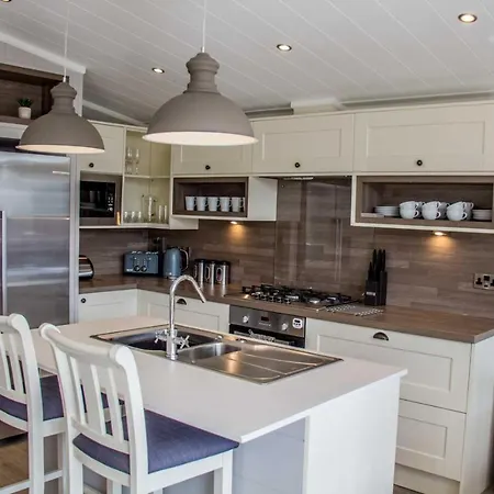 High Oaks Grange - Contemporary Chalet