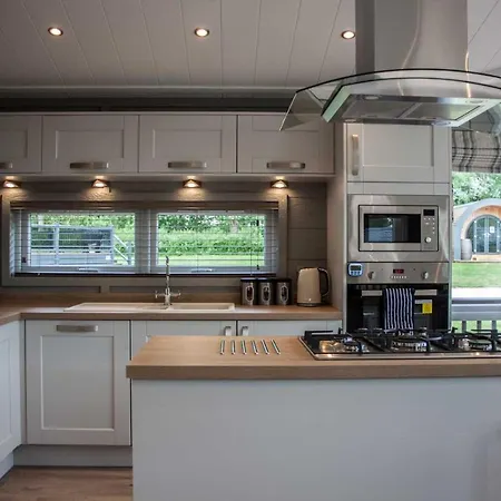 High Oaks Grange - Contemporary