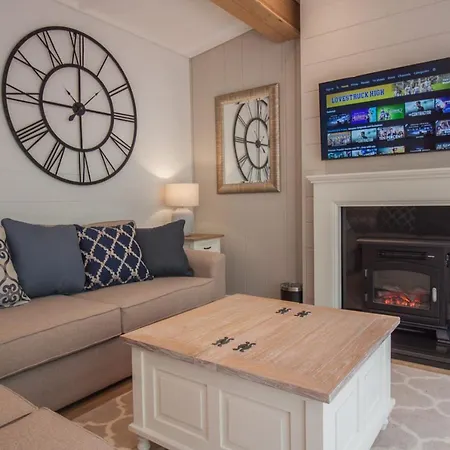 High Oaks Grange - Contemporary