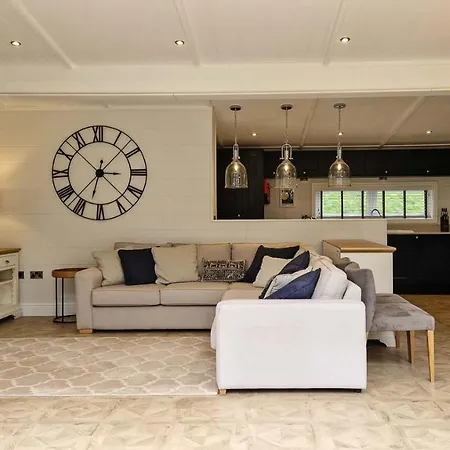 Chalé High Oaks Grange - Contemporary