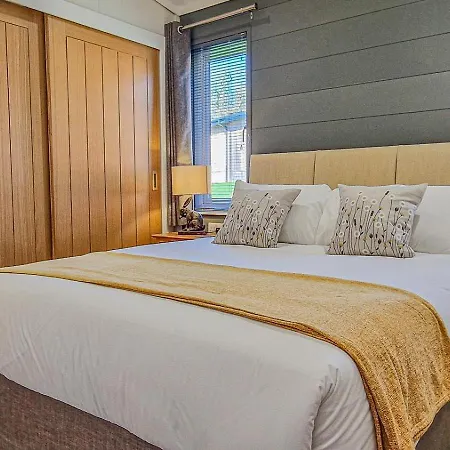 High Oaks Grange - Contemporary * Pickering