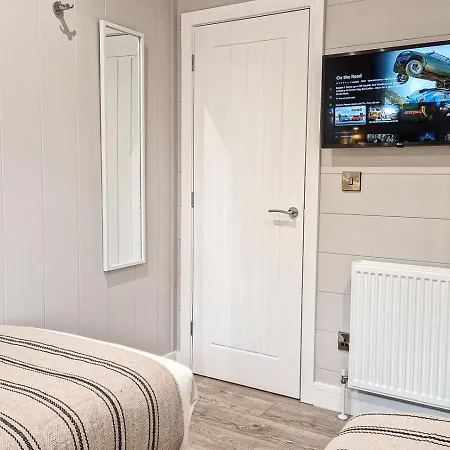 High Oaks Grange - Contemporary *