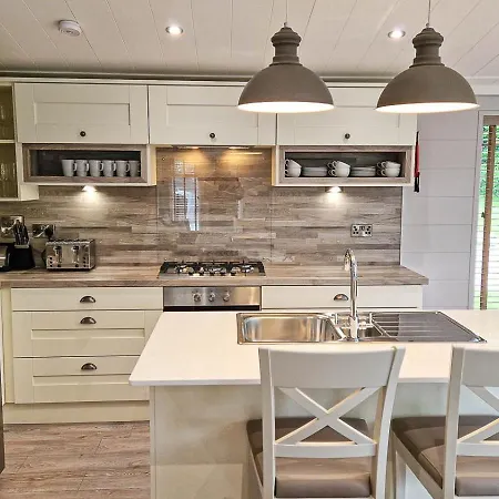 High Oaks Grange - Contemporary *