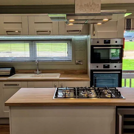 High Oaks Grange - Contemporary *