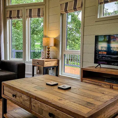 High Oaks Grange - Contemporary *