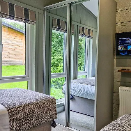 High Oaks Grange - Contemporary Chalet