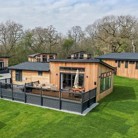 בקתה High Oaks Grange - Contemporary *
