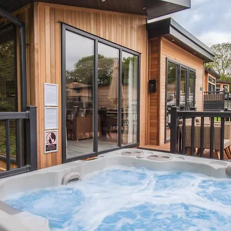 High Oaks Grange - Contemporary *