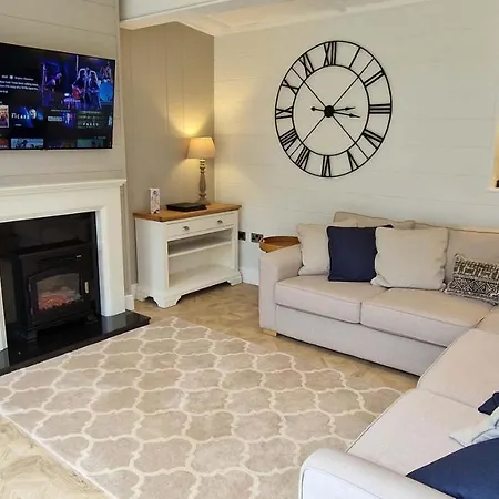 בקתה High Oaks Grange - Contemporary *